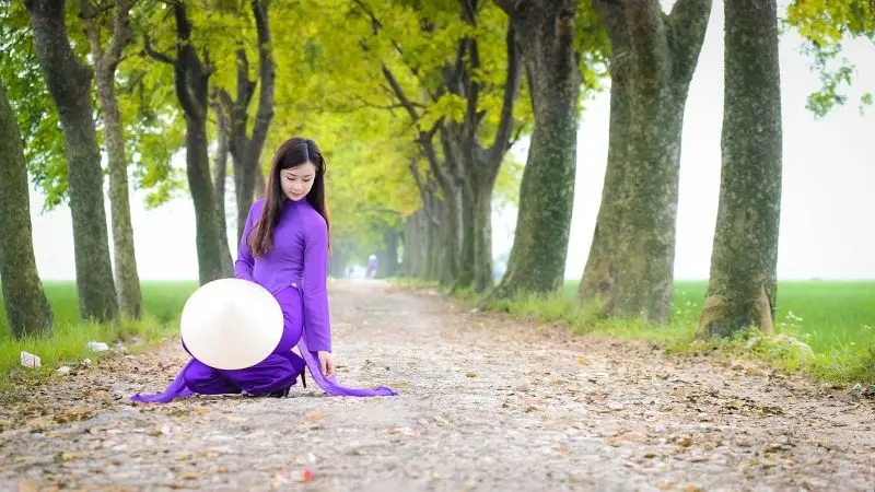 Gái xinh áo dài với vẻ đẹp tự nhiên Gái xinh áo dài với vẻ đẹp tự nhiên