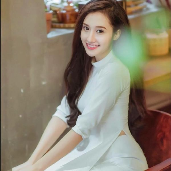 Gái xinh áo dài thu hút Gái xinh áo dài thu hút