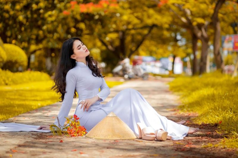 Gái xinh áo dài nụ cười tươi Gái xinh áo dài nụ cười tươi
