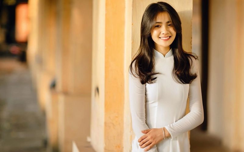 Gái xinh áo dài trầm lặng Gái xinh áo dài trầm lặng
