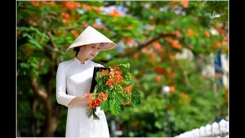 Gái xinh áo dài trong khung cảnh tự nhiên Gái xinh áo dài trong khung cảnh tự nhiên