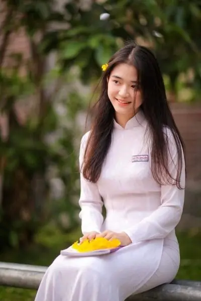 Gái xinh áo dài thân thiện với thiên nhiên Gái xinh áo dài thân thiện với thiên nhiên