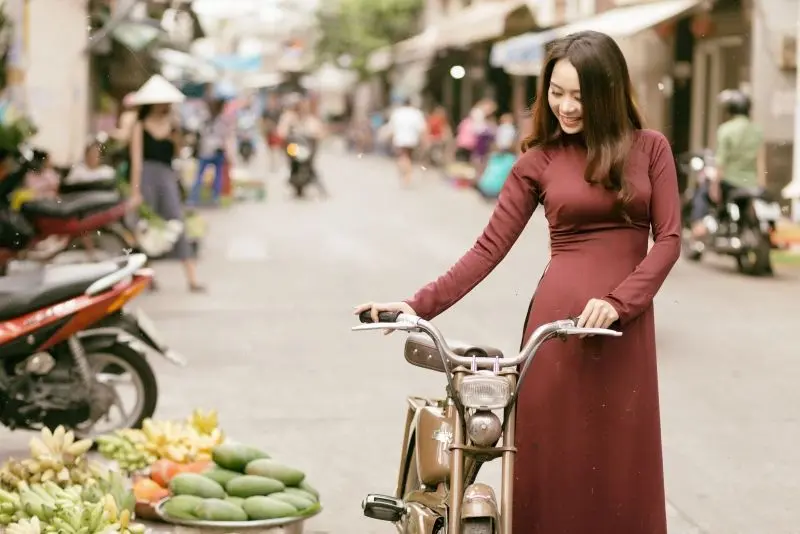 Gái xinh áo dài gương mặt khả ái Gái xinh áo dài gương mặt khả ái