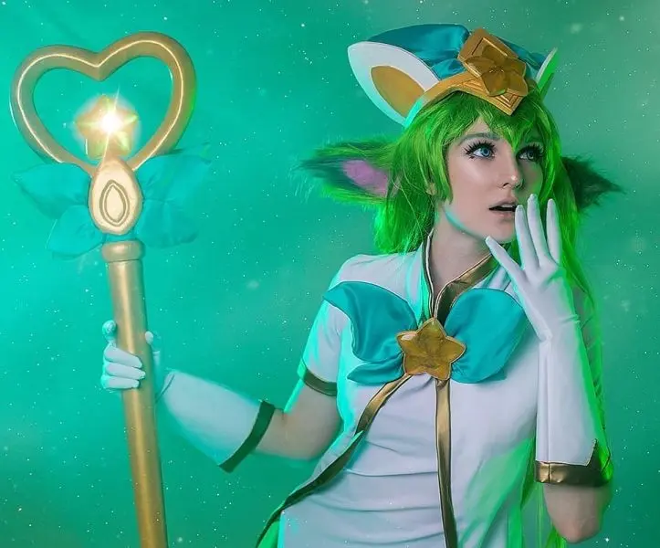 Cosplay nhân vật Liên Quân Mobile của gái xinh