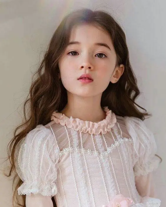 Ảnh em bé gái xinh đang cười tươi