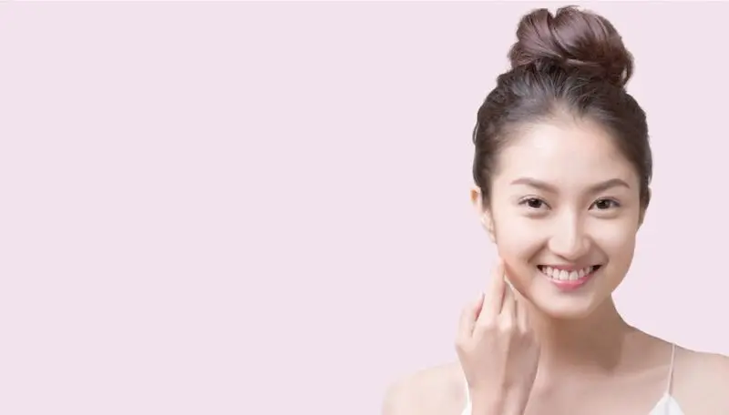 Gái xinh búi tóc thật dễ gần và dễ mến Gái xinh búi tóc thật dễ gần và dễ mến