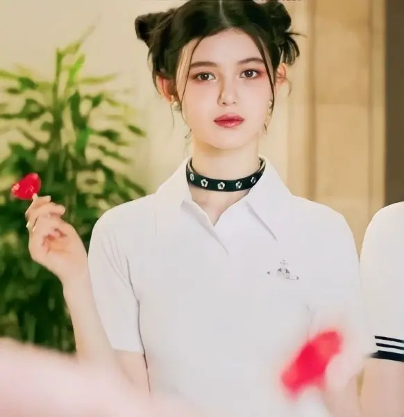 Gái xinh búi tóc tạo nên nét đẹp riêng biệt Gái xinh búi tóc tạo nên nét đẹp riêng biệt