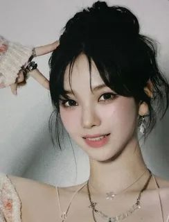 Gái xinh búi tóc làm say đắm lòng người Gái xinh búi tóc làm say đắm lòng người