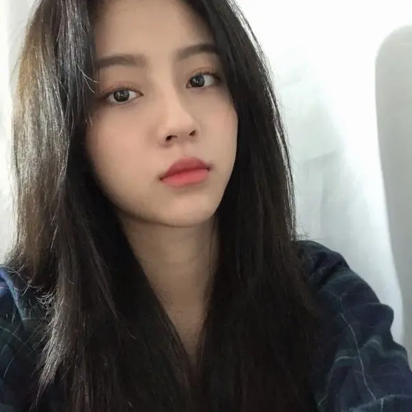Gái xinh mặt mộc với vẻ đẹp tự nhiên Gái xinh mặt mộc với vẻ đẹp tự nhiên