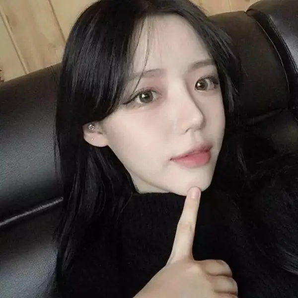 Gái xinh mặt mộc với nụ cười dễ thương Gái xinh mặt mộc với nụ cười dễ thương