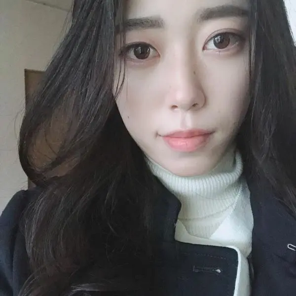 Gái xinh mặt mộc với nụ cười trong sáng Gái xinh mặt mộc với nụ cười trong sáng