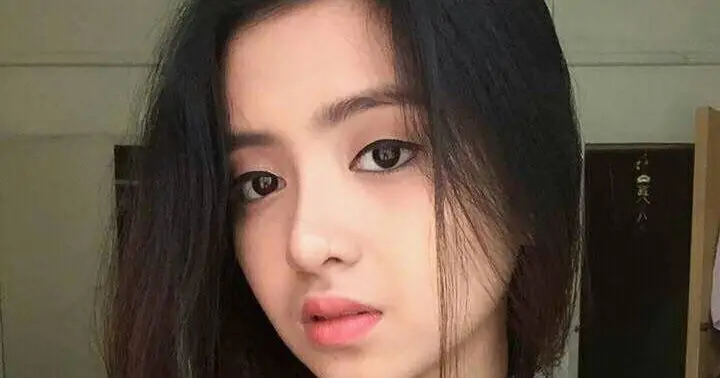Gái xinh mặt mộc với đôi mắt biết nói Gái xinh mặt mộc với đôi mắt biết nói