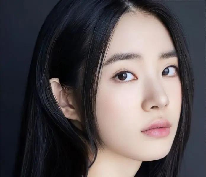 Gái xinh với vẻ đẹp mặt mộc tự nhiên Gái xinh với vẻ đẹp mặt mộc tự nhiên