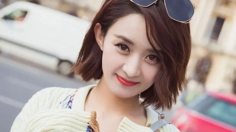 Gái xinh tóc ngang vai tự nhiên mà đẹp Gái xinh tóc ngang vai tự nhiên mà đẹp