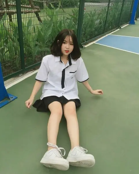 Gái xinh tóc ngang vai và ánh mắt hiền hòa Gái xinh tóc ngang vai và ánh mắt hiền hòa