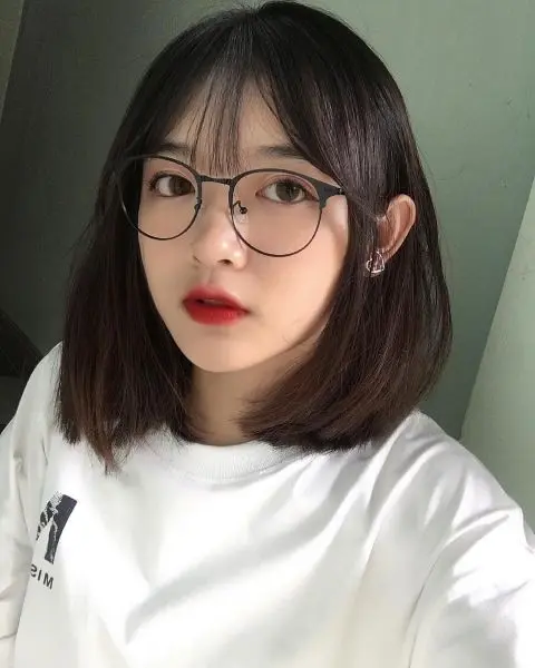 Gái xinh tóc ngang vai tỏa sáng Gái xinh tóc ngang vai tỏa sáng