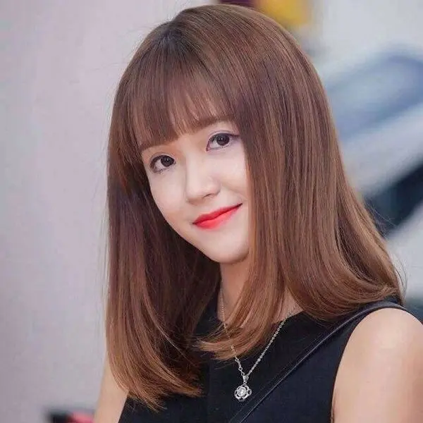Gái xinh tóc ngang vai cùng nụ cười rạng rỡ Gái xinh tóc ngang vai cùng nụ cười rạng rỡ