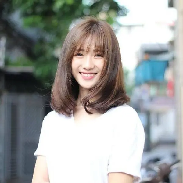 Gái xinh tóc ngang vai với vẻ đẹp thuần khiết Gái xinh tóc ngang vai với vẻ đẹp thuần khiết