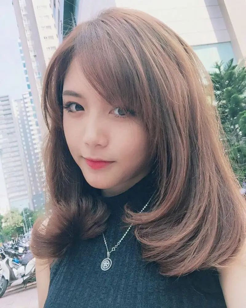 Gái xinh tóc ngang vai ánh mắt dịu dàng Gái xinh tóc ngang vai ánh mắt dịu dàng