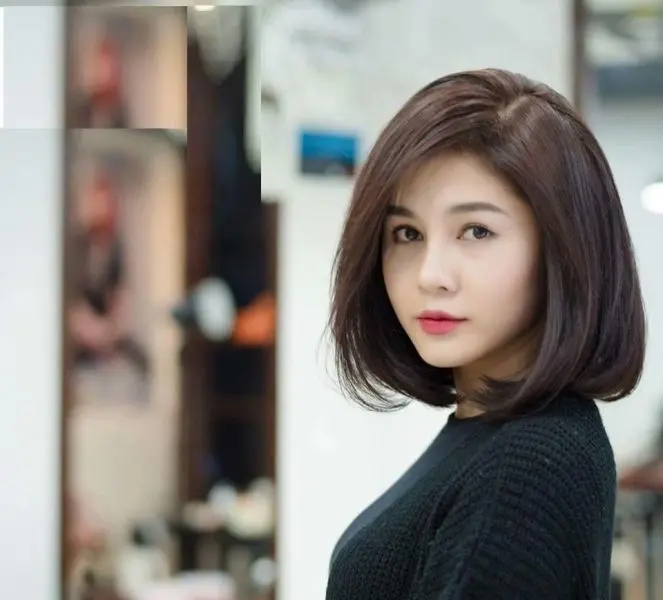 Gái xinh tóc ngang vai nổi bật trong ánh sáng Gái xinh tóc ngang vai nổi bật trong ánh sáng