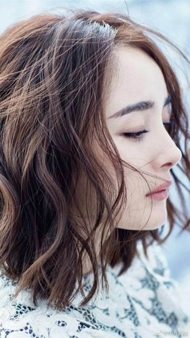 Gái xinh tóc ngang vai dịu dàng Gái xinh tóc ngang vai dịu dàng