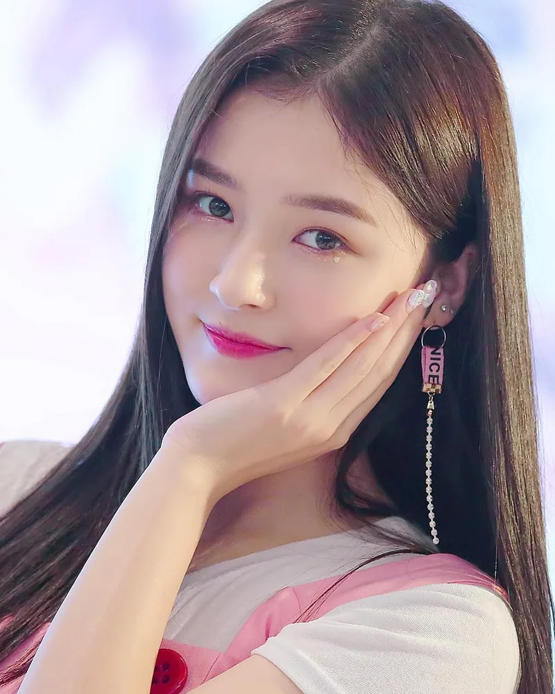 Cô gái xinh nhất thế giới với nụ cười tỏa nắng Cô gái xinh nhất thế giới với nụ cười tỏa nắng