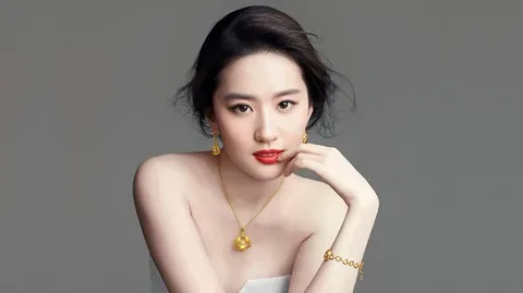 Cô gái xinh nhất thế giới với làn da mịn màng Cô gái xinh nhất thế giới với làn da mịn màng