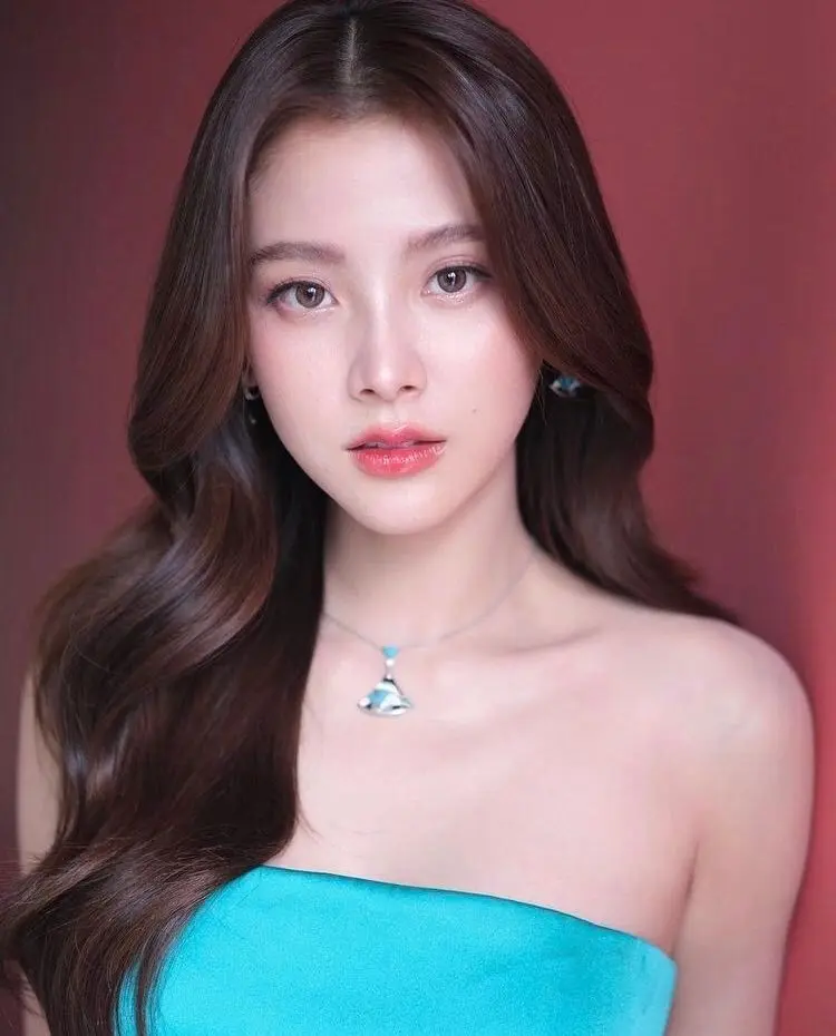 Cô gái xinh nhất thế giới với nét mặt rạng rỡ Cô gái xinh nhất thế giới với nét mặt rạng rỡ
