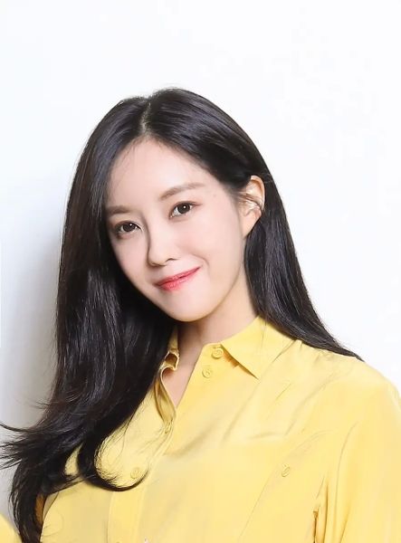 Gương mặt thanh khiết của cô gái xinh nhất thế giới Gương mặt thanh khiết của cô gái xinh nhất thế giới