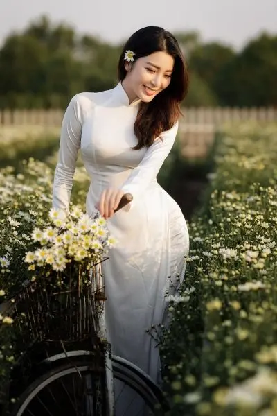 Gái xinh cười tươi tắn Gái xinh cười tươi tắn