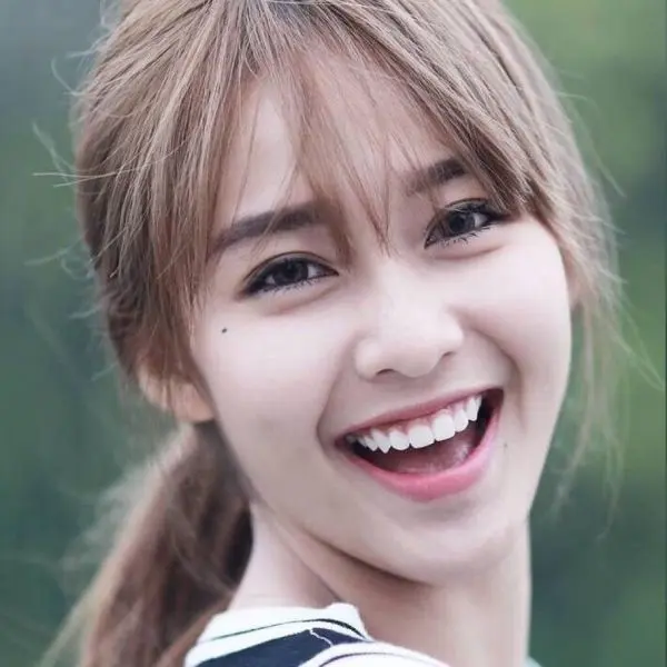 Nụ cười hạnh phúc của gái xinh Nụ cười hạnh phúc của gái xinh