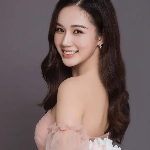 Gái xinh cười tràn đầy sức sống Gái xinh cười tràn đầy sức sống