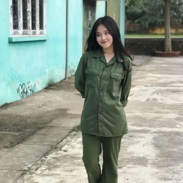Gái xinh cười nhẹ nhàng Gái xinh cười nhẹ nhàng