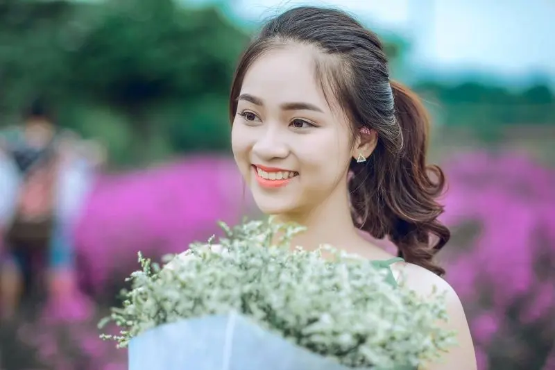 Gái xinh cười tươi trẻ Gái xinh cười tươi trẻ