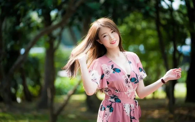 Gái xinh cười vui vẻ Gái xinh cười vui vẻ