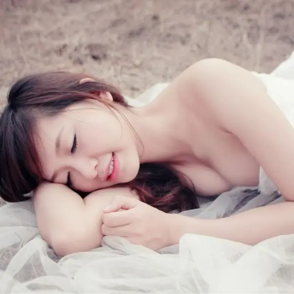 Nụ cười tỏa sáng của gái xinh Nụ cười tỏa sáng của gái xinh
