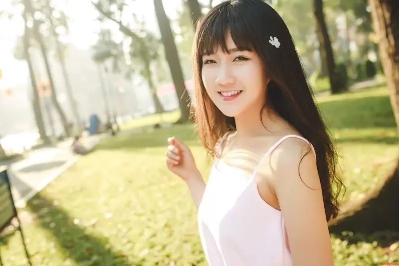 Gái xinh cười với đôi mắt sáng Gái xinh cười với đôi mắt sáng