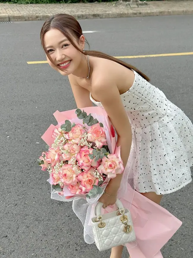 Vẻ đẹp nhẹ nhàng của gái xinh Instagram