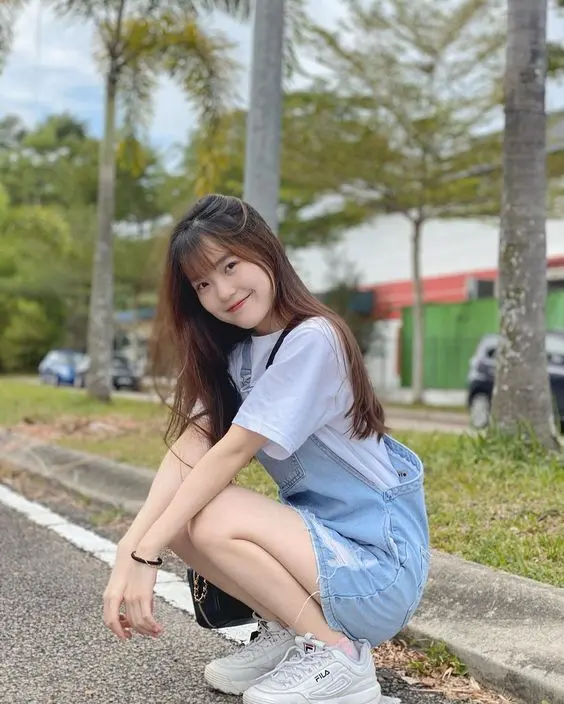 Ảnh gái xinh lớp 10 trong lớp học Ảnh gái xinh lớp 10 trong lớp học
