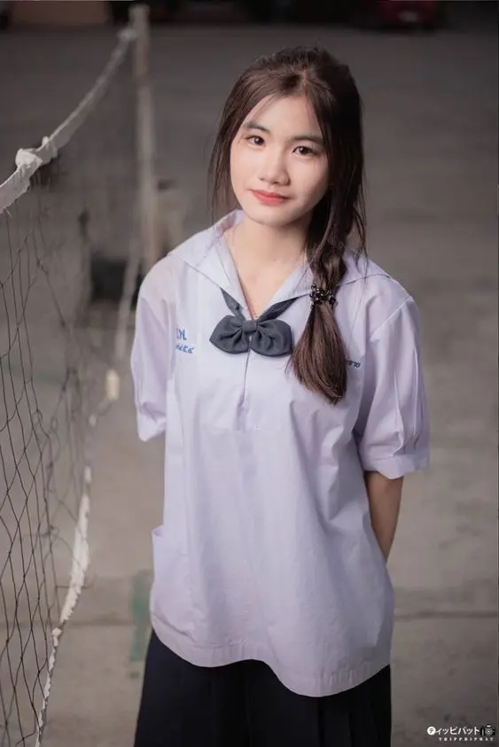 Ảnh gái xinh lớp 10 với đôi mắt to tròn Ảnh gái xinh lớp 10 với đôi mắt to tròn