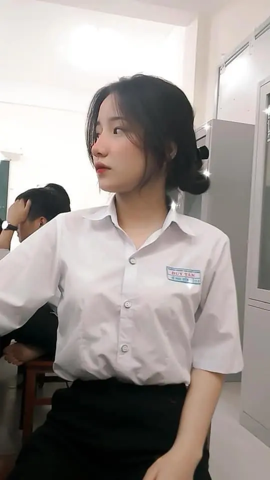 Ảnh gái xinh lớp 10 đáng yêu trong giờ nghỉ Ảnh gái xinh lớp 10 đáng yêu trong giờ nghỉ