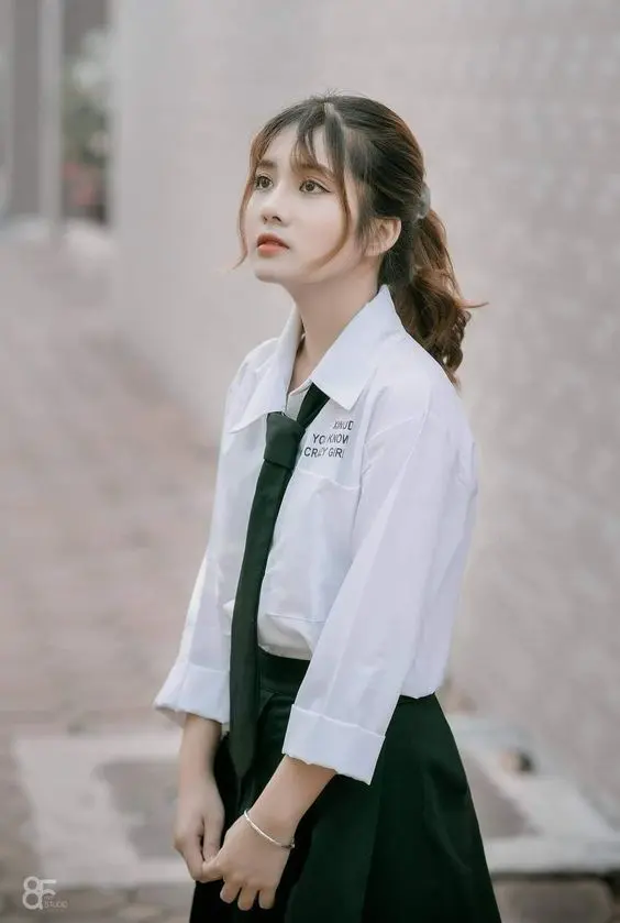 Ảnh gái xinh lớp 10 với phong thái hiền hòa Ảnh gái xinh lớp 10 với phong thái hiền hòa