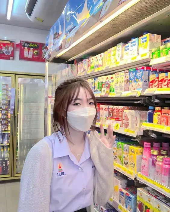 Ảnh gái xinh lớp 10 với ánh mắt sáng Ảnh gái xinh lớp 10 với ánh mắt sáng