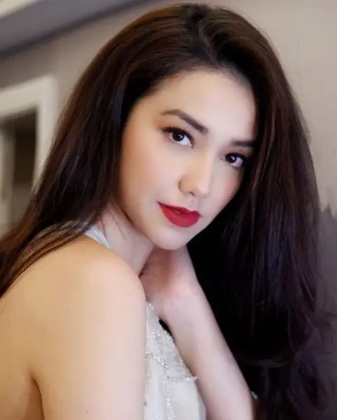 Mặc dù đã gần 30 tuổi và lập gia đình nhưng các cô gái vẫn cực xinh  18
