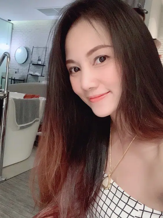 Mặc dù đã gần 30 tuổi và lập gia đình nhưng các cô gái vẫn cực xinh  21