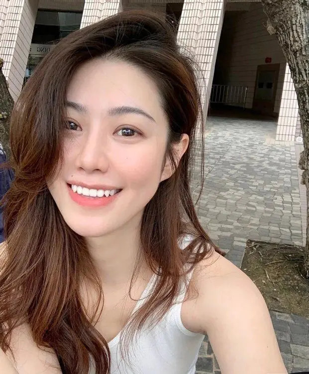 Mặc dù đã gần 30 tuổi và lập gia đình nhưng các cô gái vẫn cực xinh  23