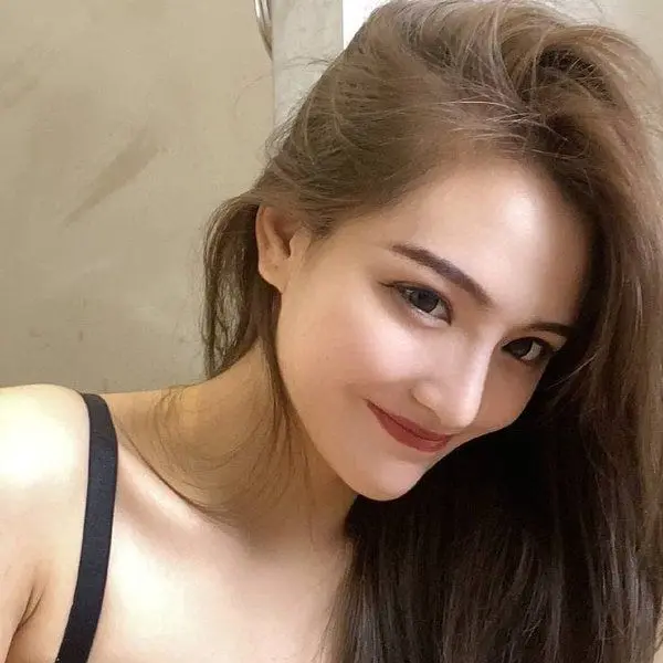 Mặc dù đã gần 30 tuổi và lập gia đình nhưng các cô gái vẫn cực xinh  25