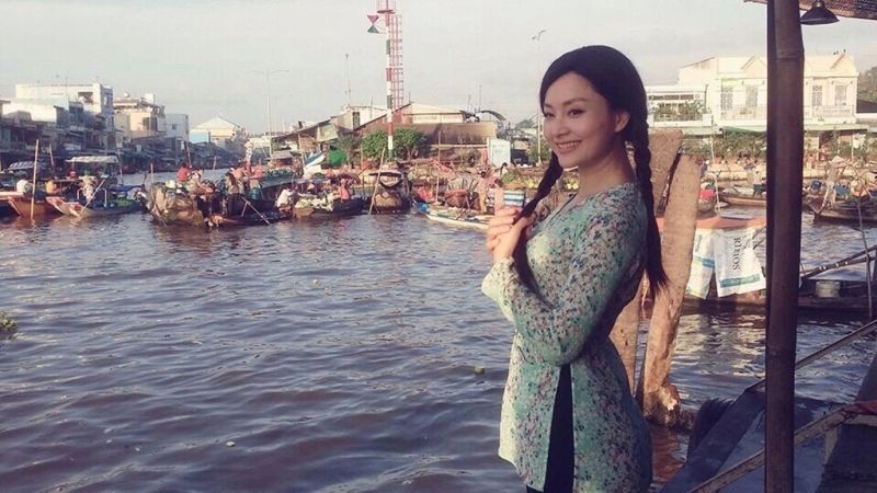 Ảnh gái quê xinh đẹp với ánh mắt lấp lánh Ảnh gái quê xinh đẹp với ánh mắt lấp lánh