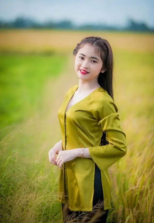 Ảnh gái quê xinh đẹp trong không gian thân thiện Ảnh gái quê xinh đẹp trong không gian thân thiện