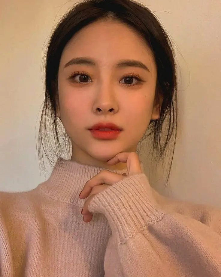 Gái tây xinh thu hút mọi ánh nhìn Gái tây xinh thu hút mọi ánh nhìn